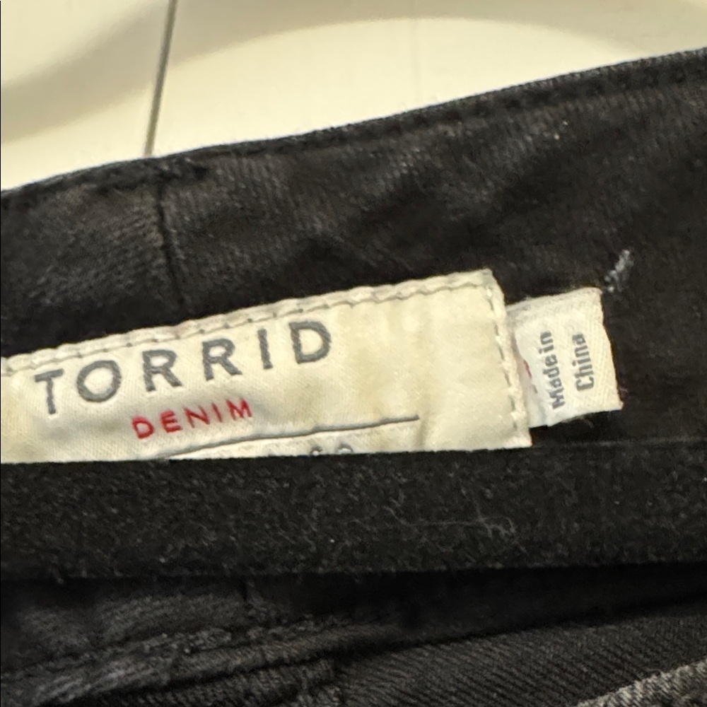 Torrid Black Women’s Stretch Bermuda Shorts - Picture 7 of 8